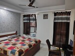 3 BHK + Pooja Room 170 Sq.Yd. Builder Floor in Amolik Residency