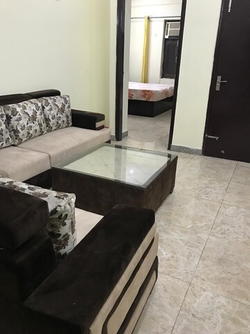 Team Area in 1 BHK Builder Floor at Sector 27 – for Rent