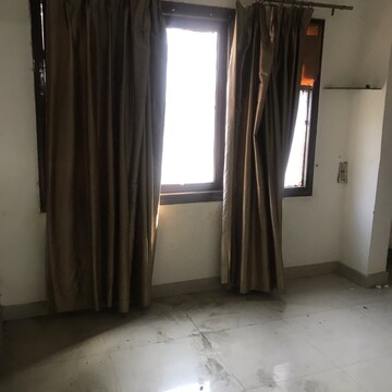 Room in 1 BHK Builder Floor at Lajpat Nagar I – for Rent