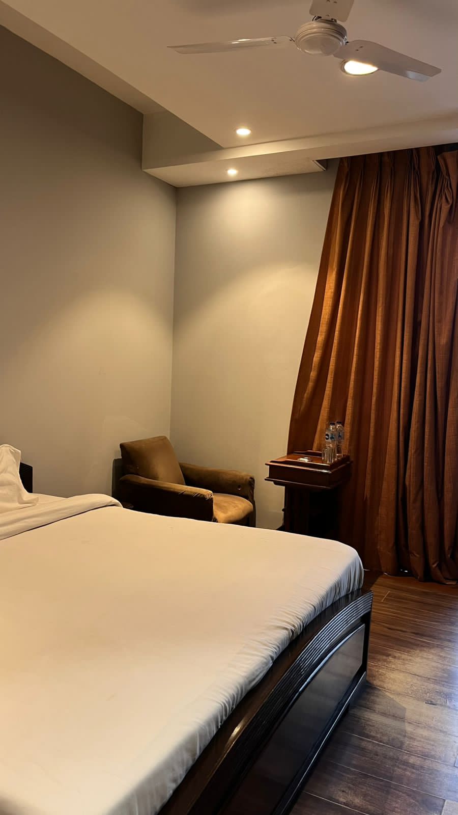 4 BHK + Servant Room Apartment For Sale in Emaar Emerald Floors