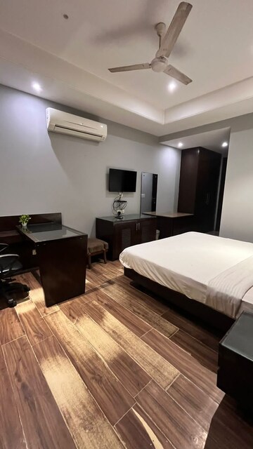 Bedroom in 4 BHK Apartment at Emaar Emerald Floors, Sector 65 – for Sale