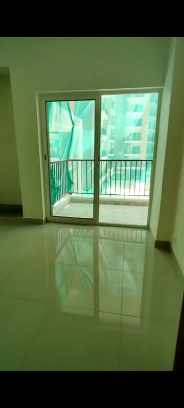 Room in 2 BHK Apartment at Panchsheel Greens II, Sector 16 Greater Noida – for Sale