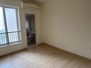 Room in 3 BHK Builder Floor at DLF Garden City Independent Floors, Sector 92 – for Rent