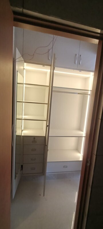 Furnished Amenities in 2.5 BHK Apartment at Tata Eureka Park, Sector 150 – for Rent