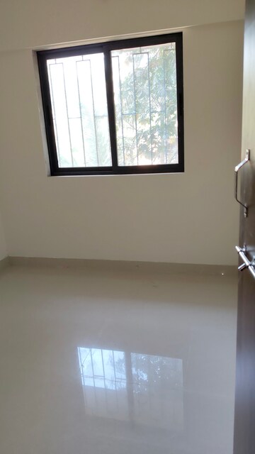 Room in 1 RK Apartment at Riddhi Gardens CHS, Malad East – for Rent