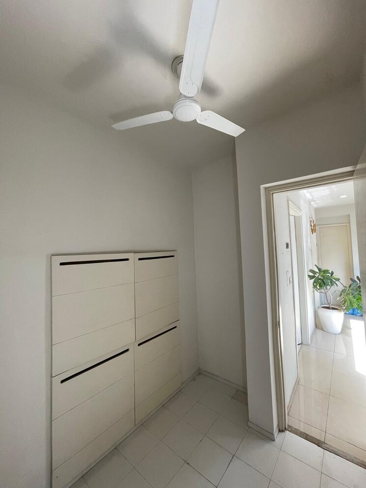 Room, central-park-flower-valley-aqua-front-towers 4 Bedroom 2600 Sq.Ft. Apartment In Sohna Sector 33 Gurgaon 8222684