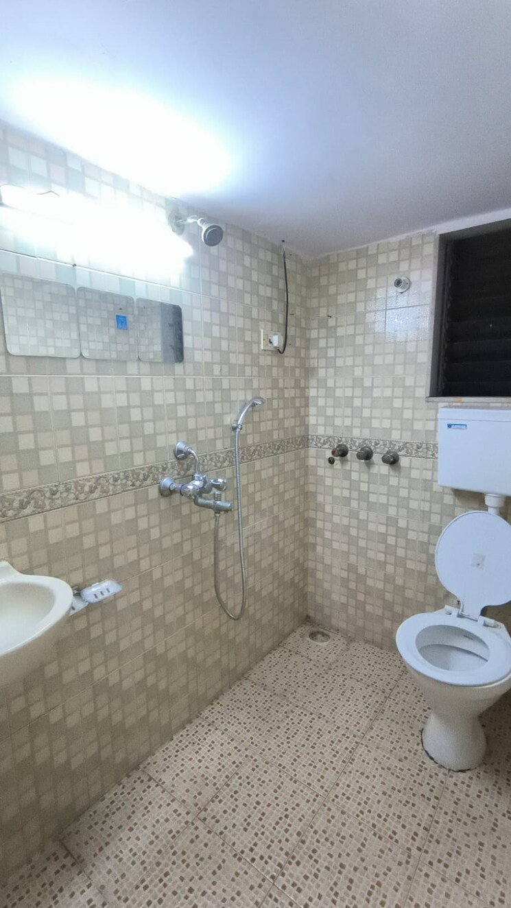 Bathroom, sita-smruti 2 Bedroom 650 Sq.Ft. Apartment In Dadar West Mumbai 8222699