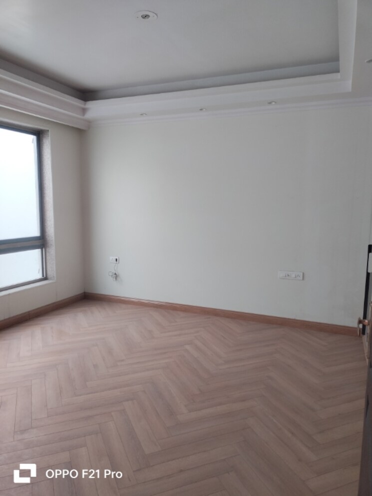 Room, auram-floor 4 Bedroom 500 Sq.Yd. Builder Floor In South City 2 Gurgaon 8222764