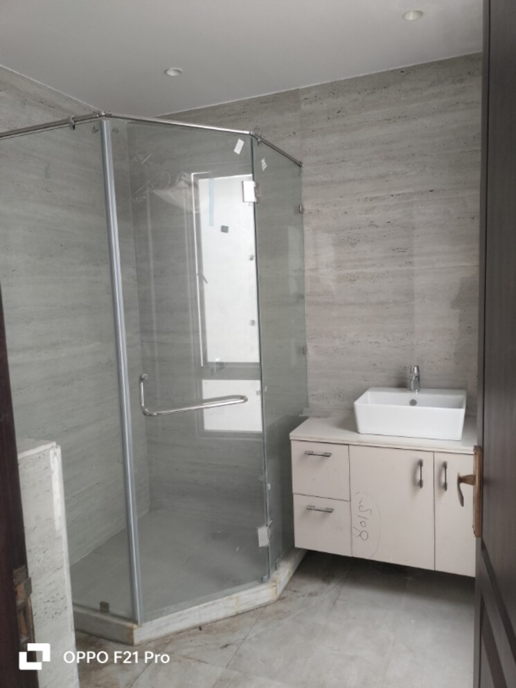 Bathroom, auram-floor 4 Bedroom 500 Sq.Yd. Builder Floor In South City 2 Gurgaon 8222764