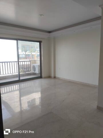 Room in 4 BHK Builder Floor at Auram Floor, South City 2 – for Sale
