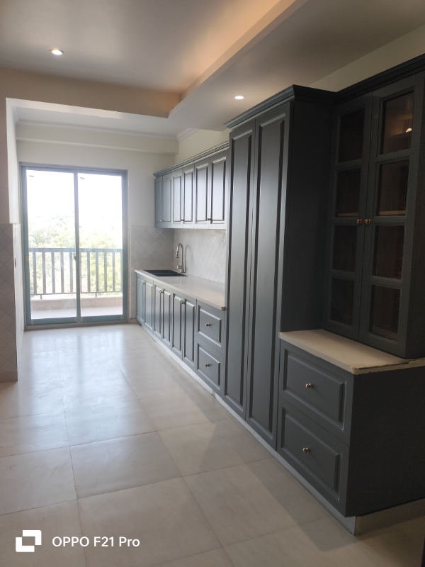 4 BHK + Servant Room 500 Sq.Yd. Builder Floor in Auram Floor