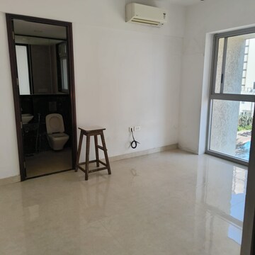 Room in 2 BHK Apartment at L&T Crescent Bay T2, Parel – for Rent