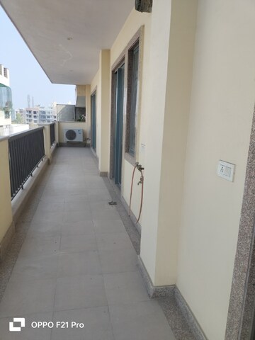 Building Lobby in 4 BHK Builder Floor at Auram Floor, South City 2 – for Sale