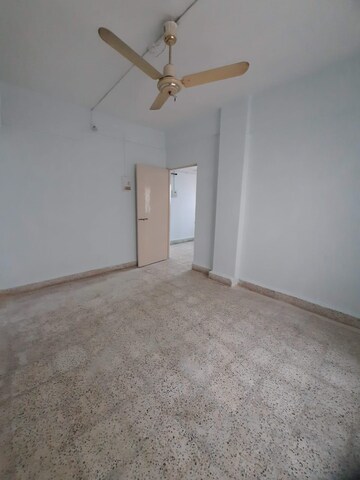 Room in 2 BHK Builder Floor at Ganesh Baug, Sinhagad Road – for Rent