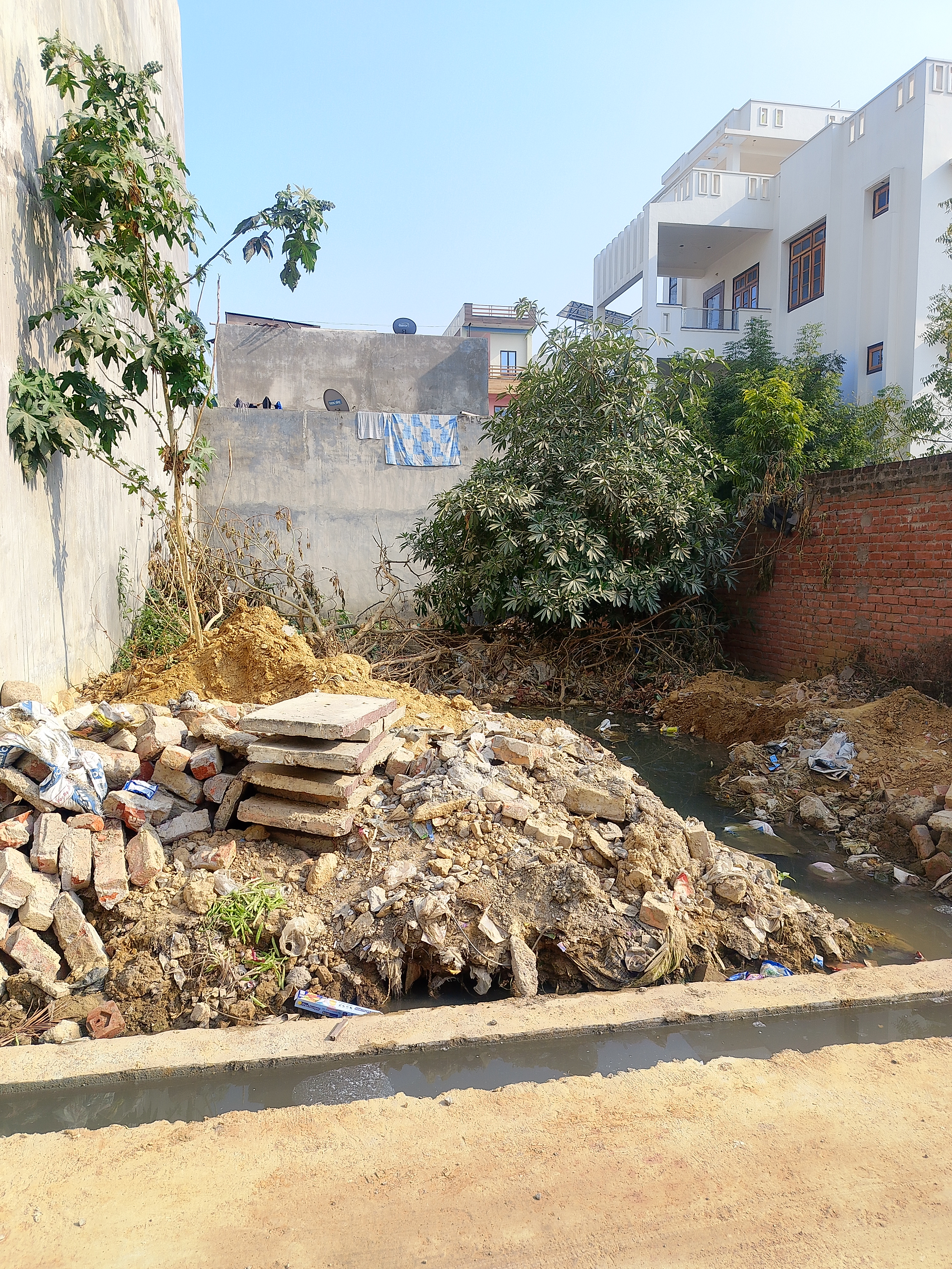 Plot For Sale in Gomti Nagar 