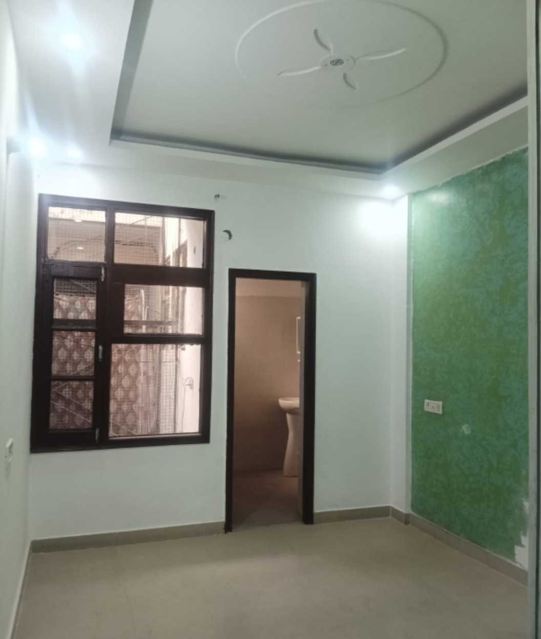 2 BHK + Pooja Room 1800 Sq.Ft. Builder Floor in Guru Nanak Enclave