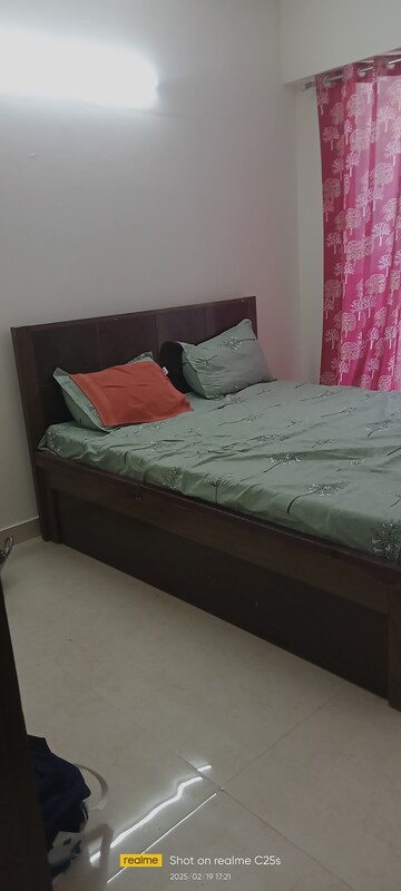 Bedroom in 2 BHK Apartment at Signature Global Proxima, Sector 89 – for Rent