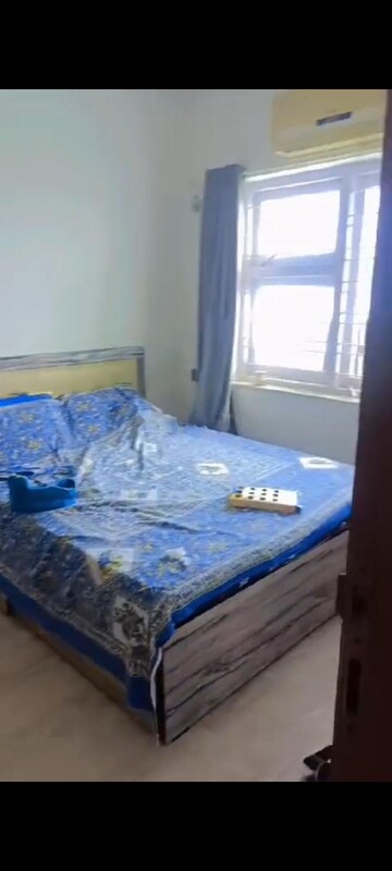 Bedroom in 2 BHK Apartment at Aashirwad CHS Andheri West, Andheri West – for Rent