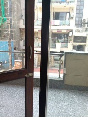 Balcony in 4 BHK Apartment at Vasundhara Sector 1 – for Rent