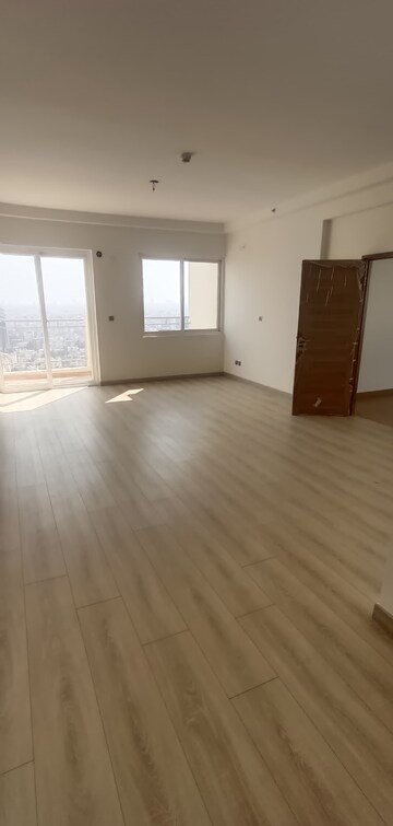 Room in 4 BHK Apartment at G Corp The Icon, Thanisandra Main Road – for Sale