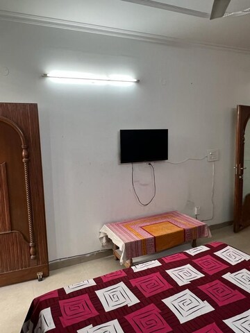 Bedroom in 4 BHK Apartment at Vasundhara Sector 1 – for Rent