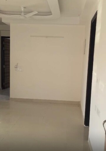 Room in 2 BHK Apartment at Samridhi Luxuriya Avenue, Sector 150 – for Rent