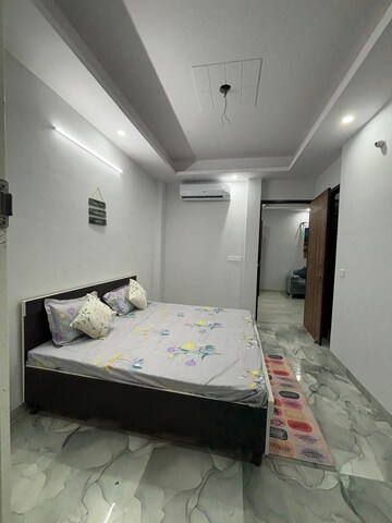 Bedroom in 2 BHK Builder Floor at Sector 52 – for Rent
