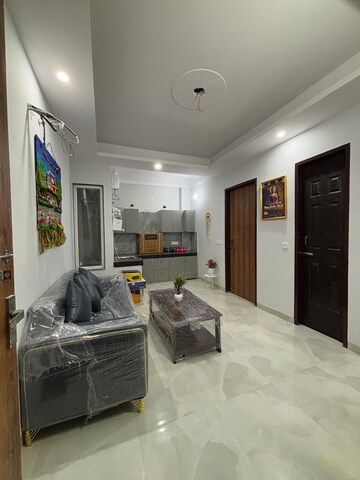 Living Room in 2 BHK Builder Floor at Sector 52 – for Rent