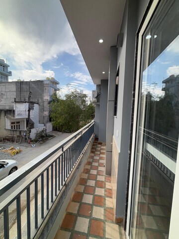 Balcony in 2 BHK Builder Floor at Sector 52 – for Rent