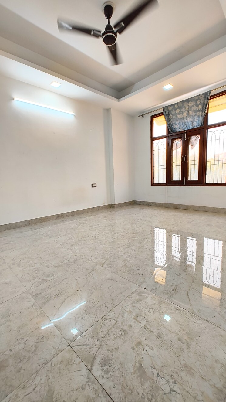 Room, palm-residency-chhatarpur 3 Bedroom 150 Sq.Yd. Apartment In Chattarpur Delhi 8222999