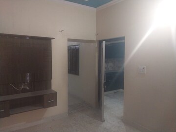 Room in 4 BHK Apartment at Vasundhara Sector 1 – for Rent