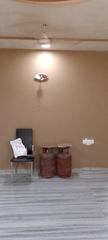 Furnished Amenities in 1.5 BHK Apartment at Siddhi Aura, Andheri East – for Rent
