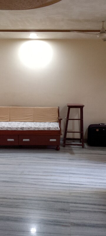 Furnished Amenities in 1.5 BHK Apartment at Siddhi Aura, Andheri East – for Rent