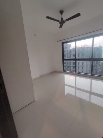 Room in 2 BHK Apartment at Kanakia Rainforest, Andheri East – for Rent