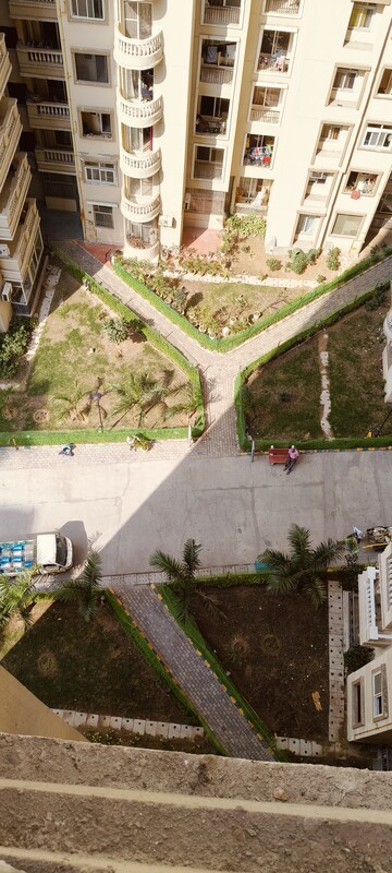 Balcony in 4 BHK Apartment at Amrapali Silicon City, Sector 76 – for Sale