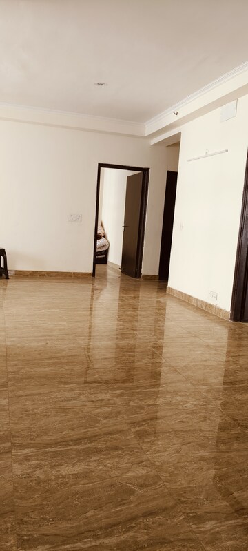 Room in 4 BHK Apartment at Amrapali Silicon City, Sector 76 – for Sale