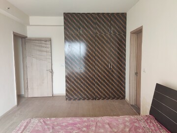 Bedroom in 4 BHK Apartment at DLF Express Greens, Manesar Sector 1a – for Rent
