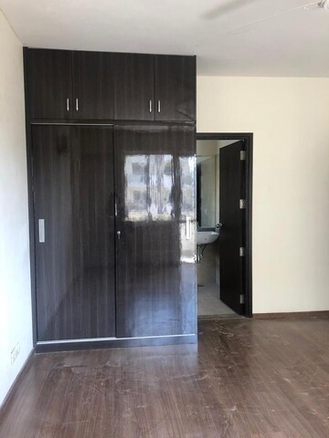 Room in 2 BHK Apartment at Chi V Greater Noida – for Sale