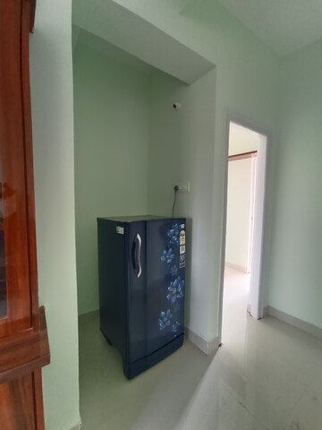 Room in 2 BHK Apartment at Madhapur – for Rent