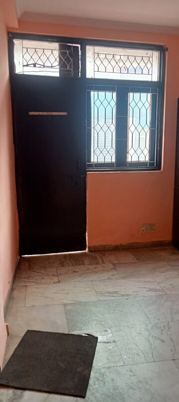 Room in 1 BHK Builder Floor at Panchsheel Vihar – for Rent