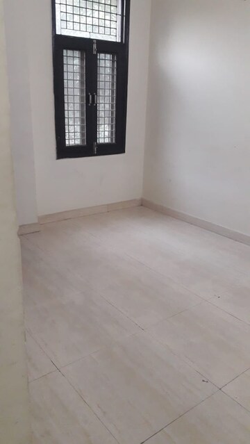 Room in 1 BHK Builder Floor at Niti Khand – for Rent