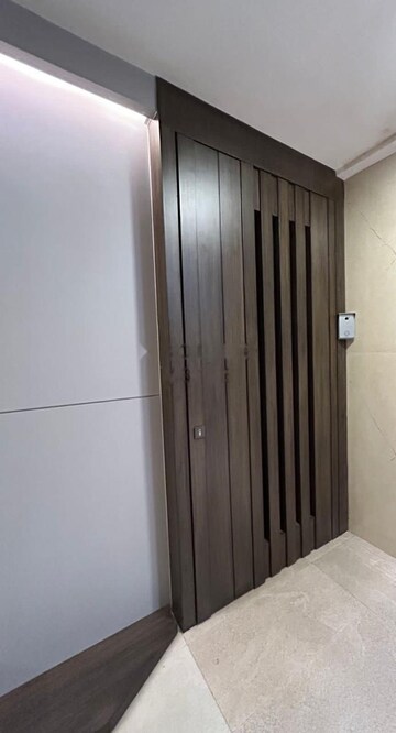 Room in 2 BHK Apartment at Hiranandani ParK Clifton, Ghodbunder Road – for Rent