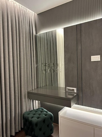 Room in 2 BHK Apartment at Hiranandani ParK Clifton, Ghodbunder Road – for Rent