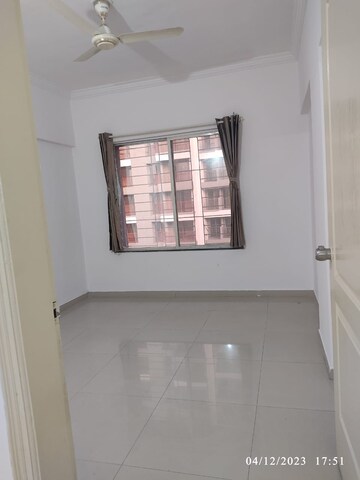 Room in 2 BHK Apartment at G K Roseland Residency, Pimple Saudagar – for Rent