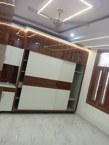 Furnished Amenities in 3 BHK Builder Floor at Dwarka Mor – for Rent