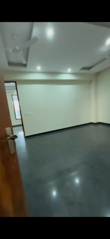 Furnished Amenities in 2 BHK Independent House at RWA Apartments Sector 26, Sector 26 – for Rent