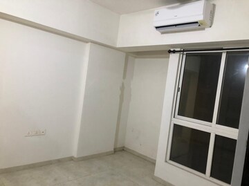 1 BHK Apartment For Rent in Lodha Amara, Kolshet Road