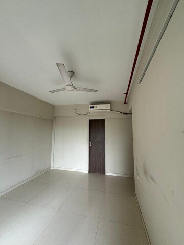 Room in 3 BHK Apartment at Kanakia Spaces Zen World, Kanjurmarg East – for Rent