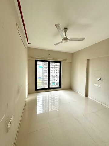 Room in 3 BHK Apartment at Kanakia Spaces Zen World, Kanjurmarg East – for Rent