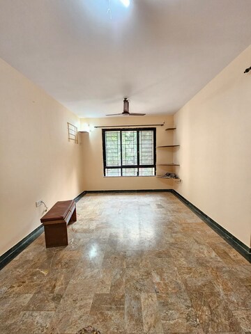 Room in 2.5 BHK Apartment at Platinum Heritage, Ghodbunder Road – for Rent